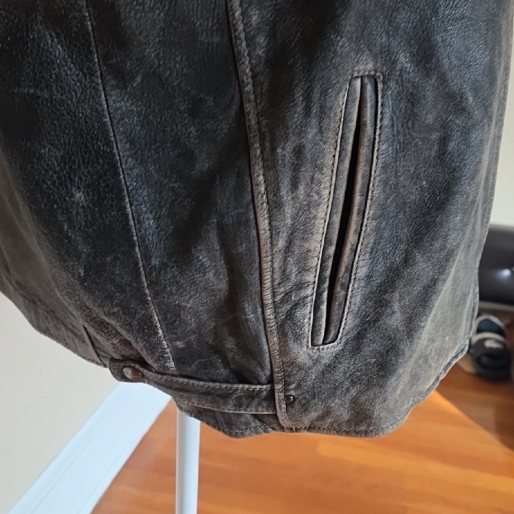 Rogue Men's Vintage Leather Jacket - Black and Brown - Picture 2 of 11